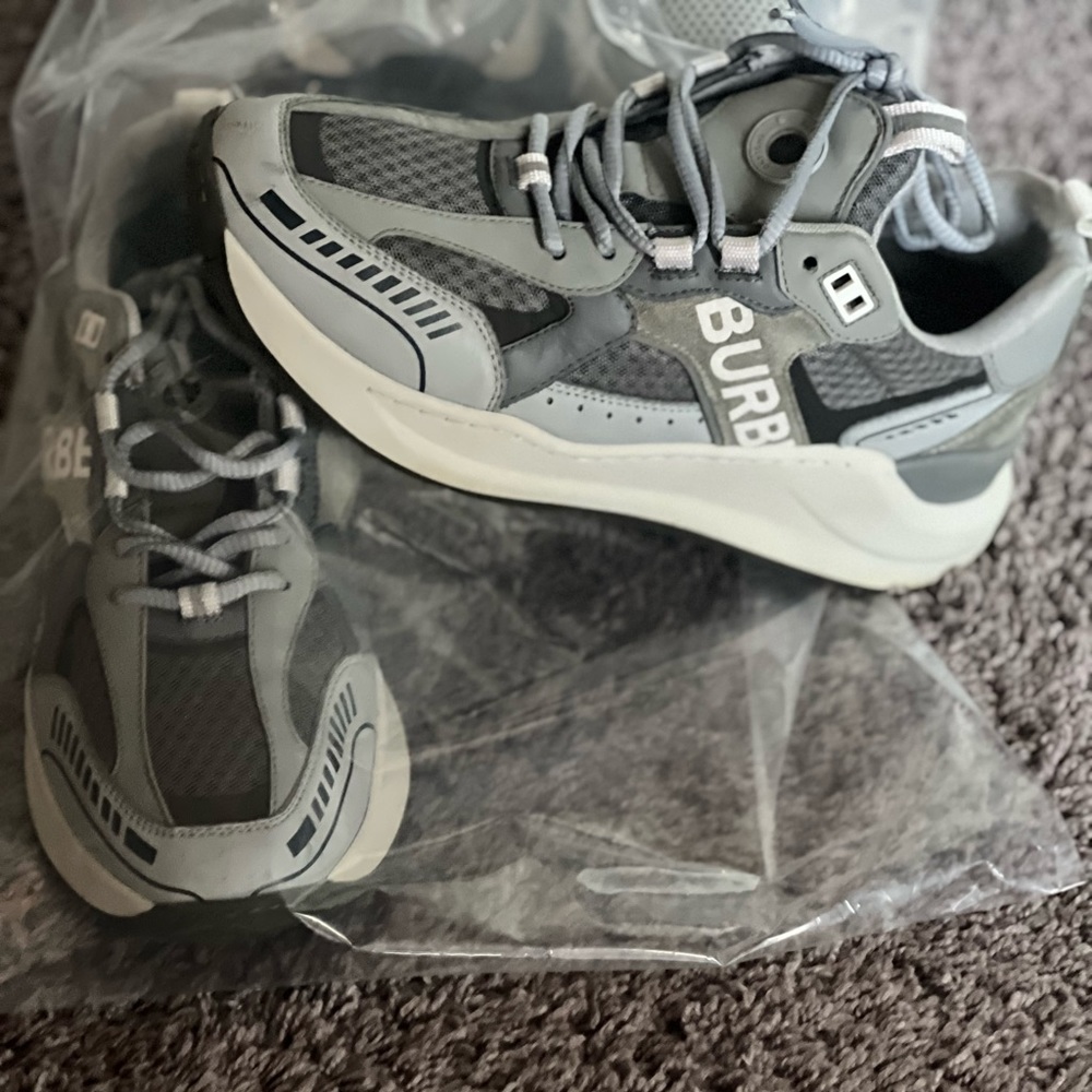 Men’s Burberry sneakers